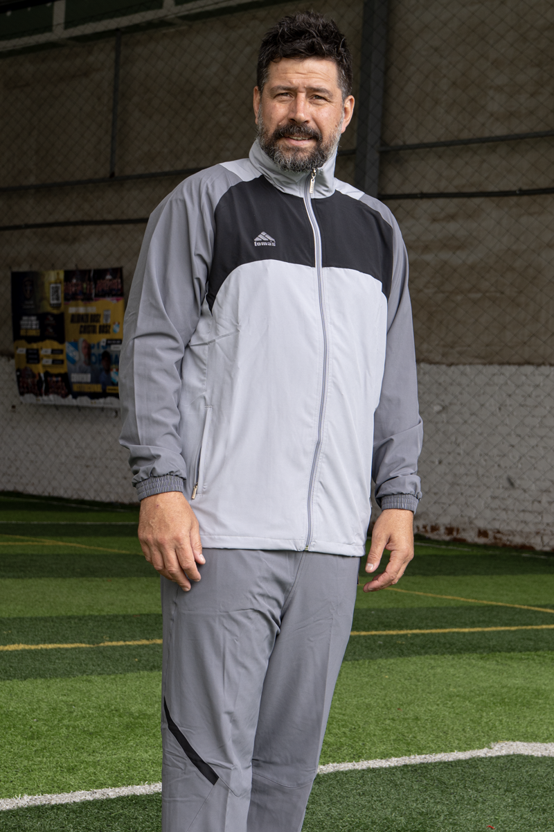 Buzo Deportivo Urban Athlete Plomo - Varón